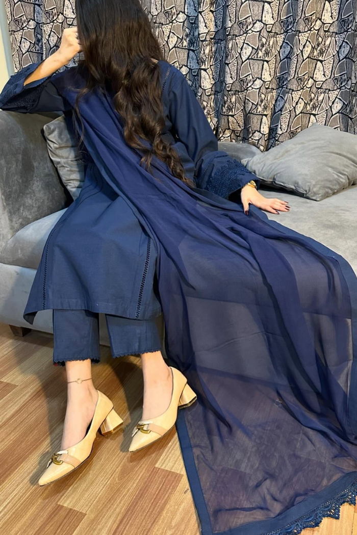 Sitara 3PC Stitched
-Gulnaar